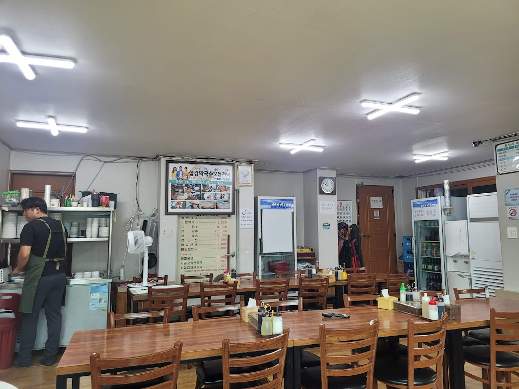 합강막국수 식당 내부